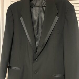 Prom/Wedding Dinner/Tuxedo/Formal 
Oscar de la Renta Jacket
Size 44 XL